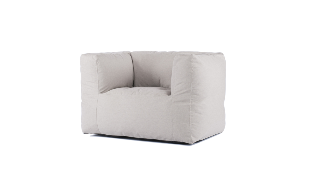 BRYCK Lounge Chair – Smooth Collection Semi White